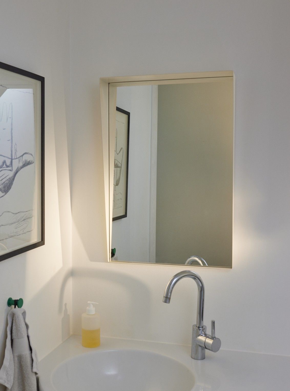 Beak Spiegel Cream Please Wait to be Seated