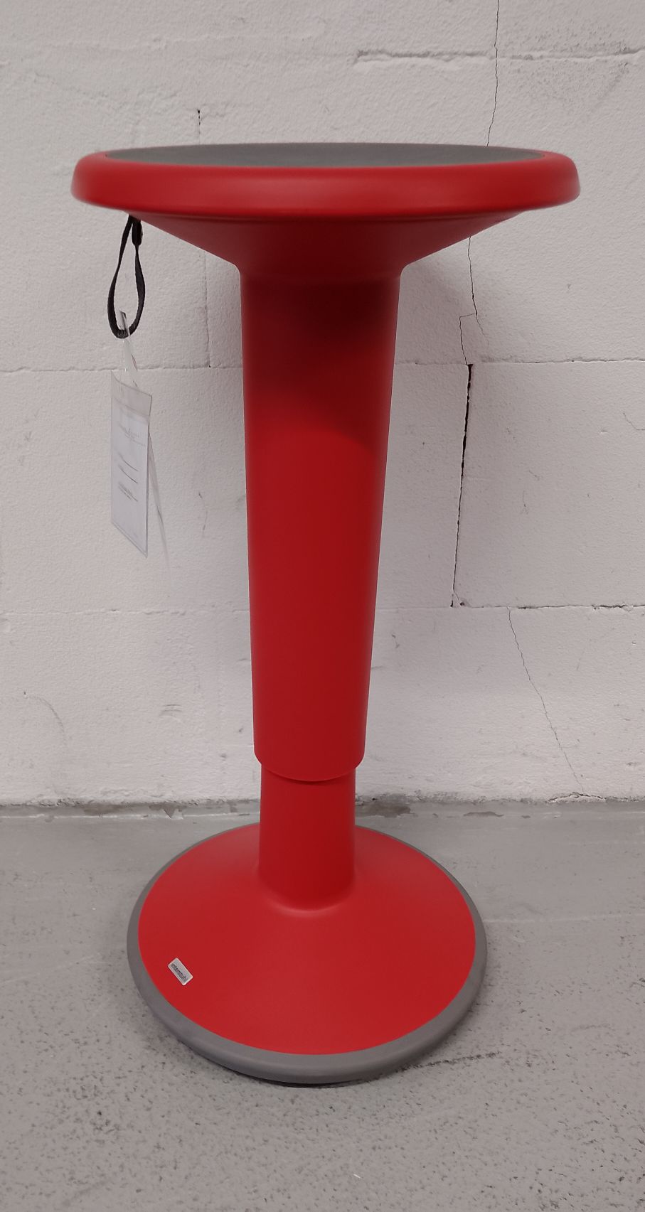 UPis1 110U Stand-Up Stehhocker Interstuhl AUSSTELLUNGSSTÜCK / GEBRAUCHTMÖBEL