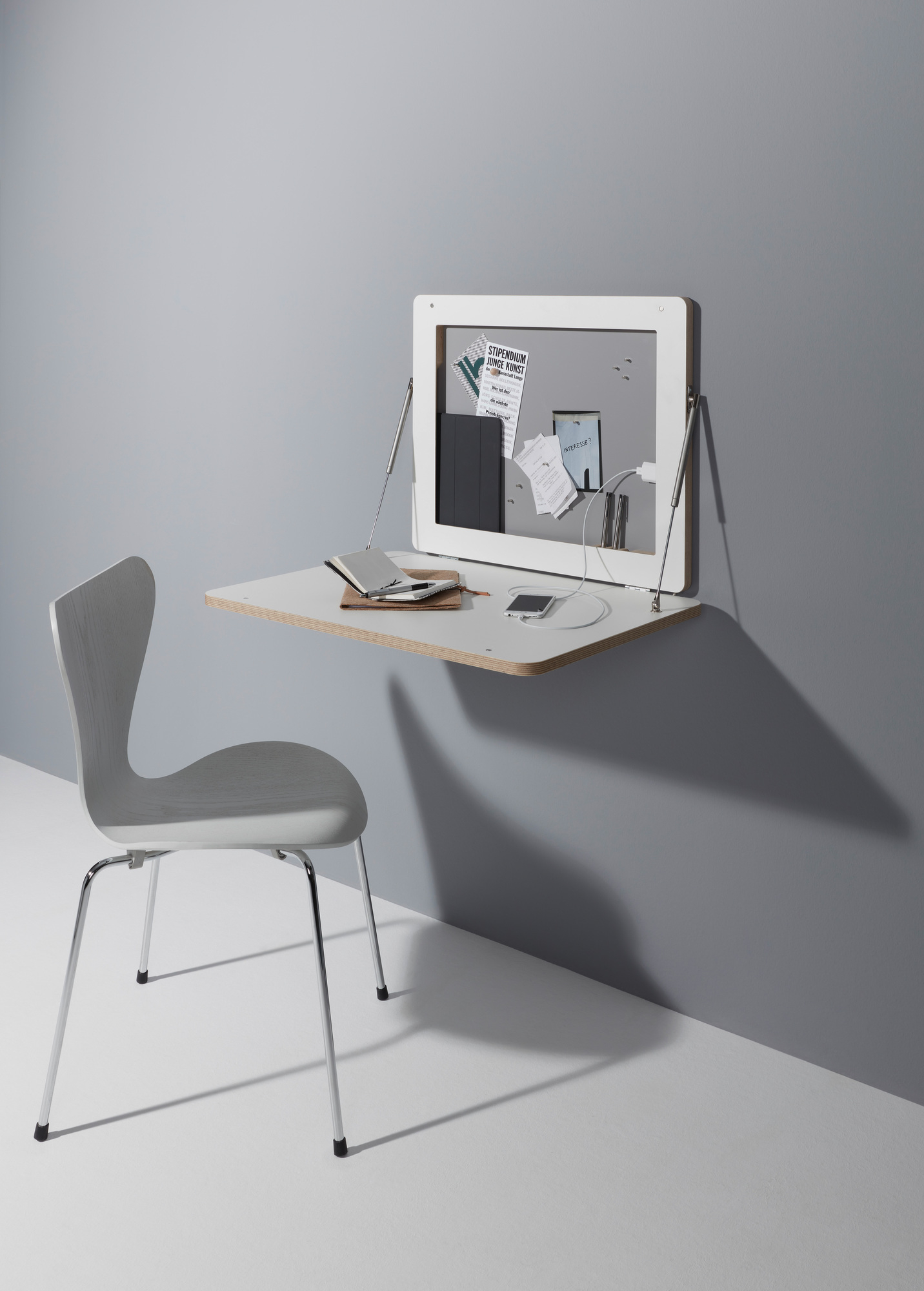 Flatframe Wandsekretär Müller Möbelwerkstätten
