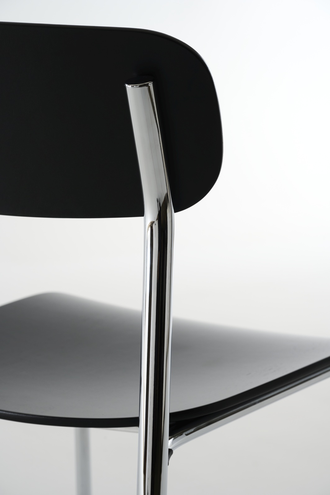 S 243 / S243 Stahlrohr Stuhl OLIVGRÜN Thonet EINZELSTÜCK