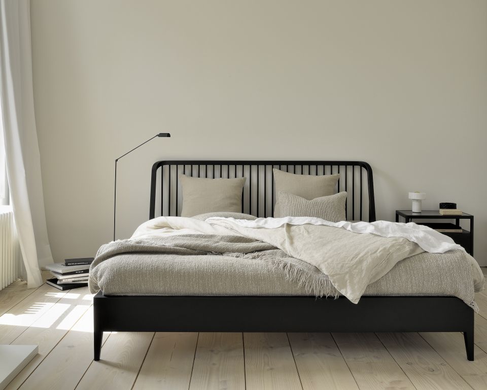 Spindle Bett Eiche Schwarz Ethnicraft