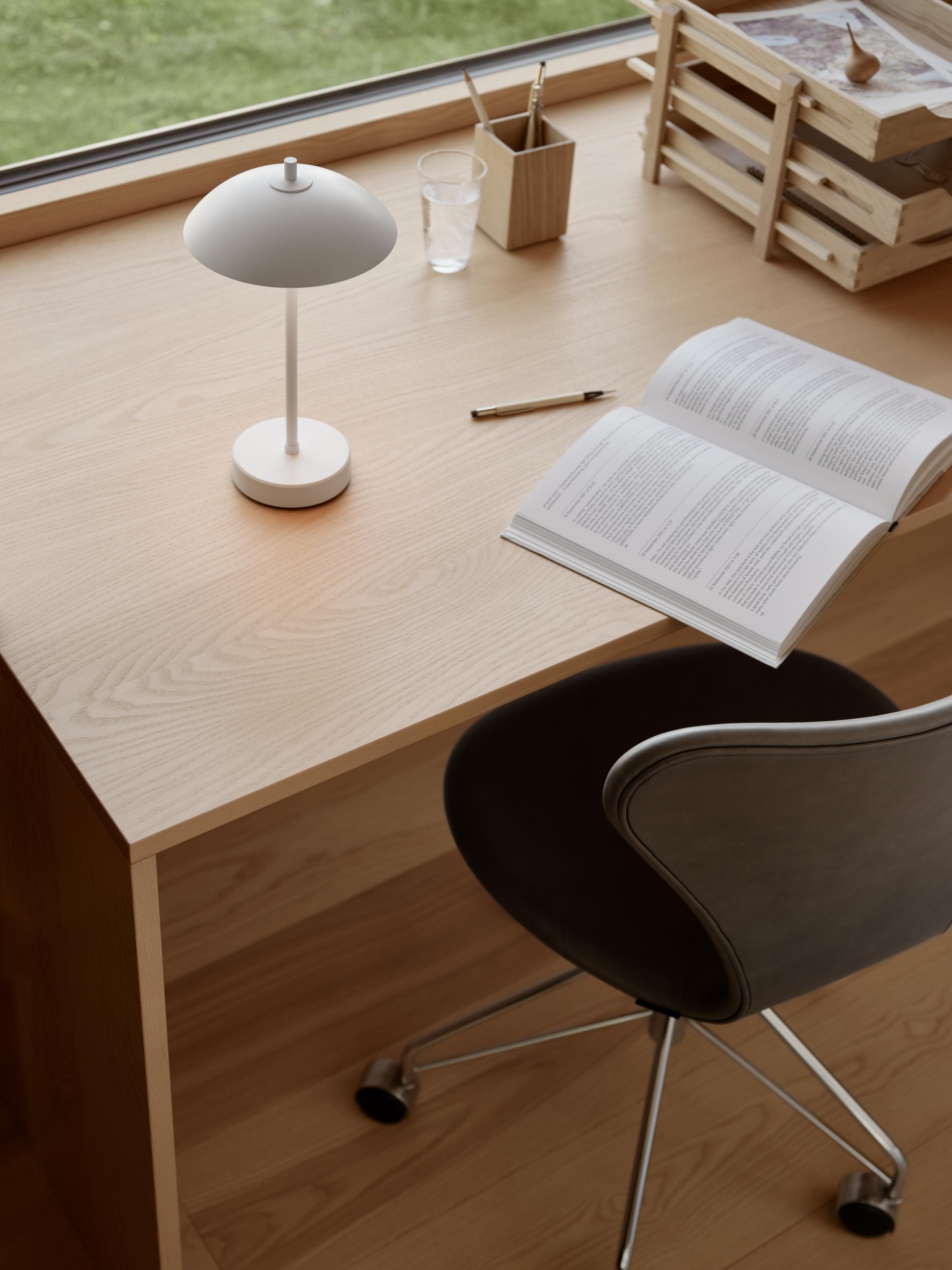 Clam Portable Tischleuchte Akkuleuchte Fritz Hansen