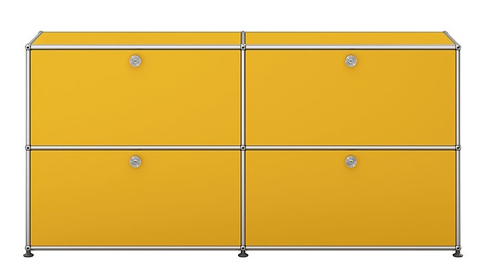 USM Haller Sideboard in Goldgelb mit vier Klappen und verchromtem Gestell.