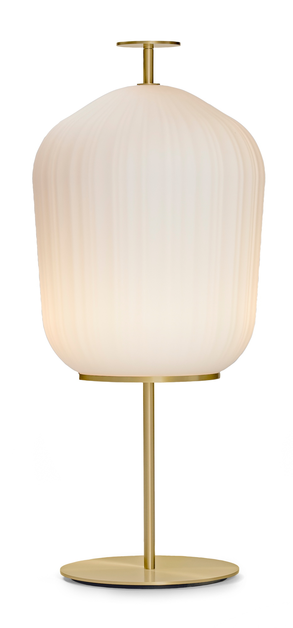 ClassiCon Stehleuchte Plissée Floor Lamp in Messing mit geripptem, leuchtendem Lampenschirm.
