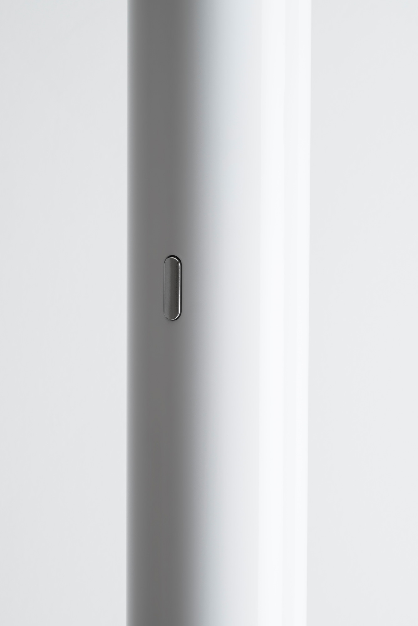 Ilio LED Stehleuchte Weiß glänzend Artemide