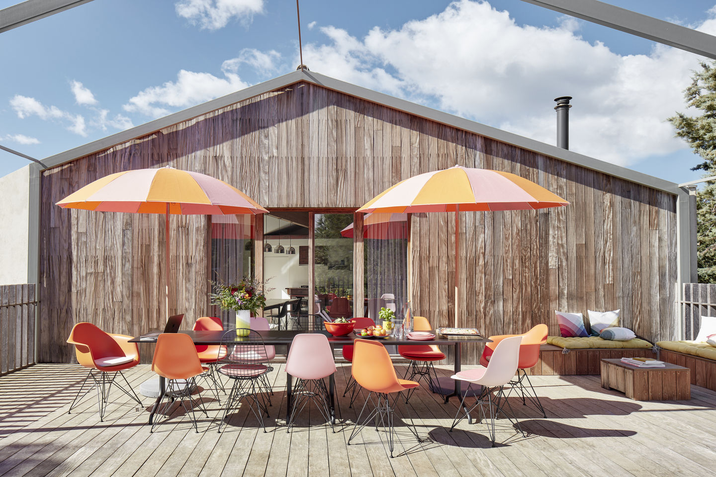 Eames Plastic Arm Chair DAR Stuhl mit Sitzpolster Vitra