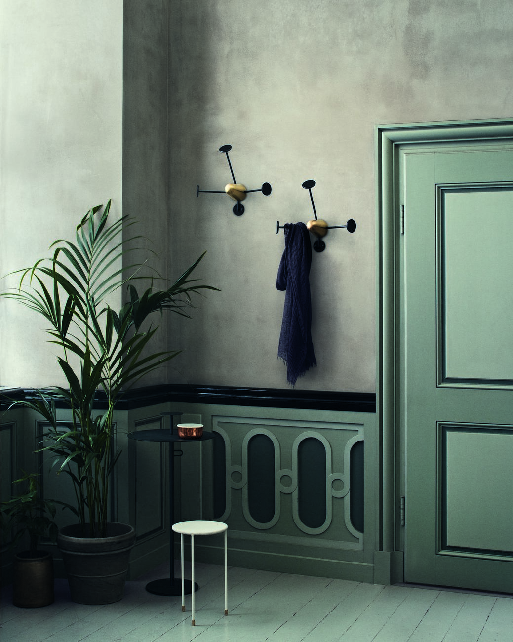 Matégot Garderobe Gubi