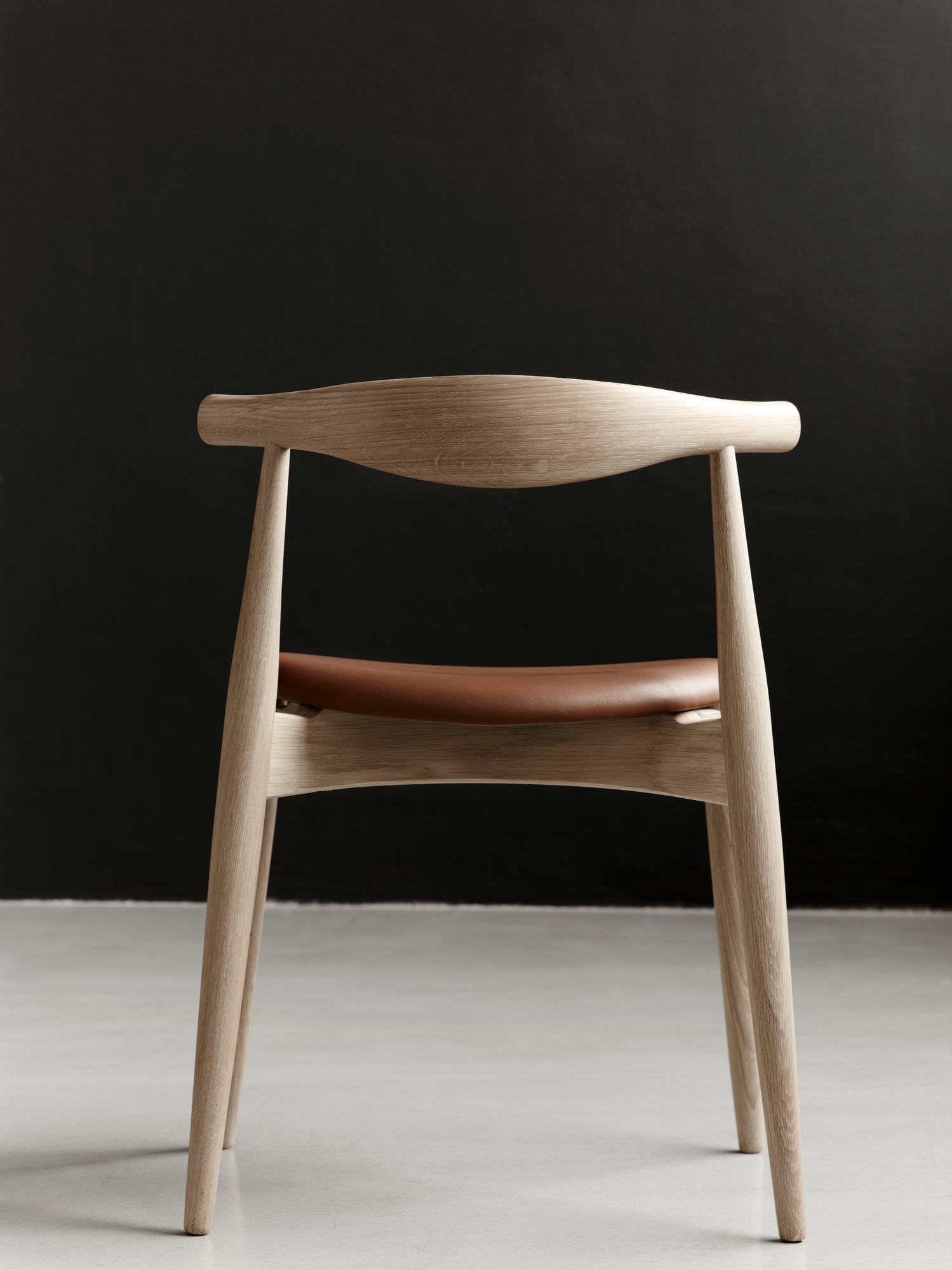 CH20 Elbow Stuhl gepolstert Carl Hansen & Søn gestell eiche geseift sitz leder thor 325