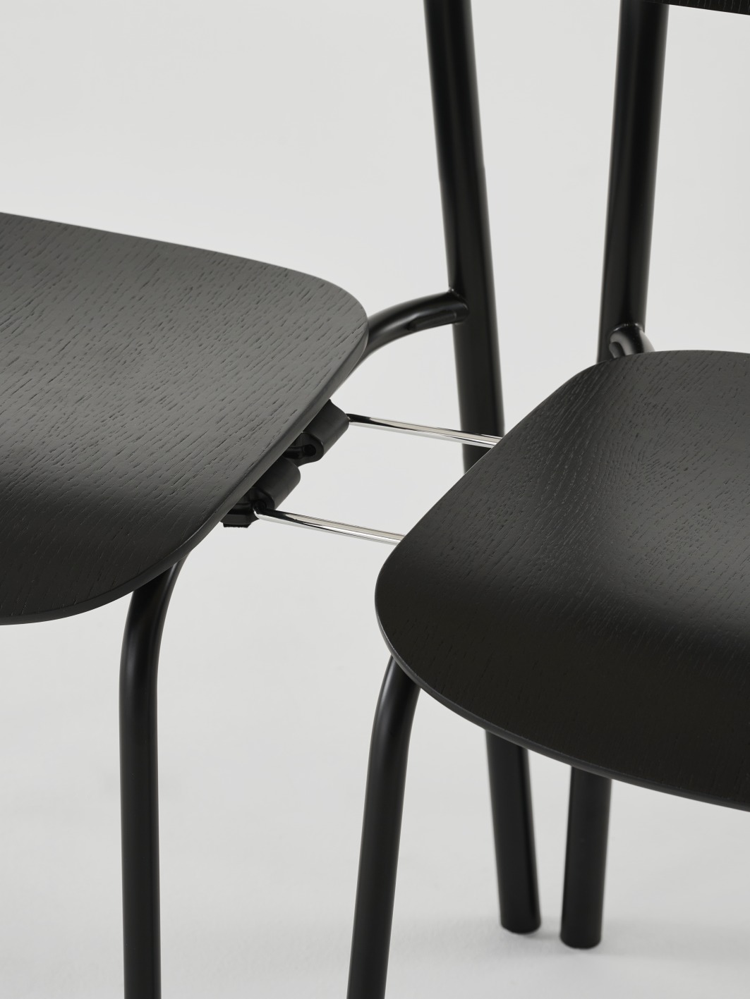 S 243 / S243 Stahlrohr Stuhl OLIVGRÜN Thonet EINZELSTÜCK