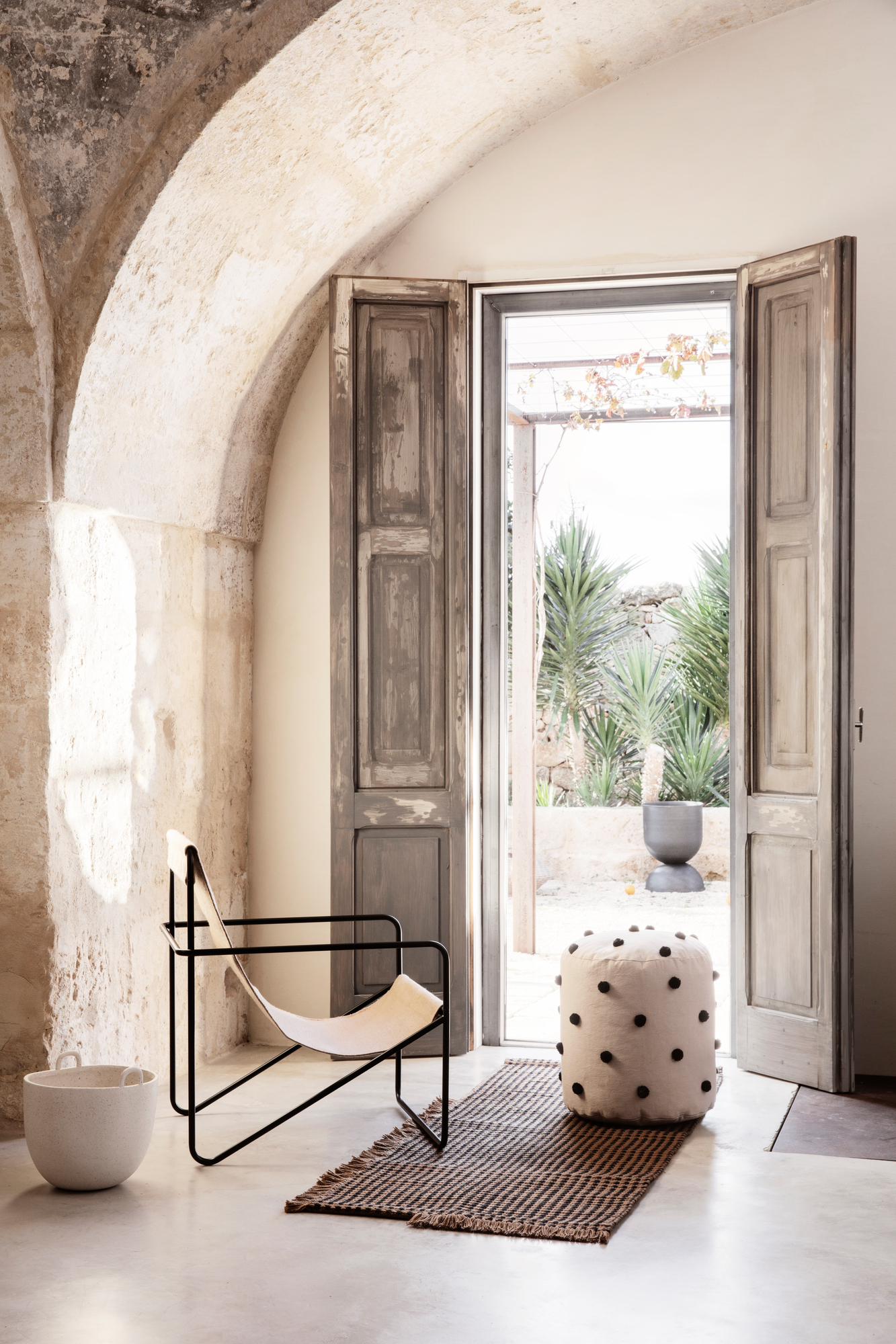 Desert Chair Loungesessel Schwarz Ferm Living