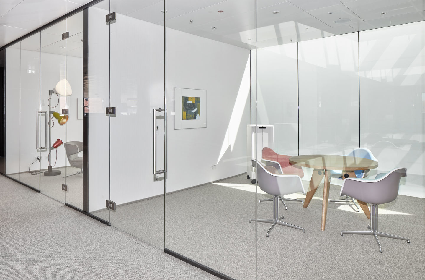 Eames Plastic Arm Chair DAL Stuhl Vitra
