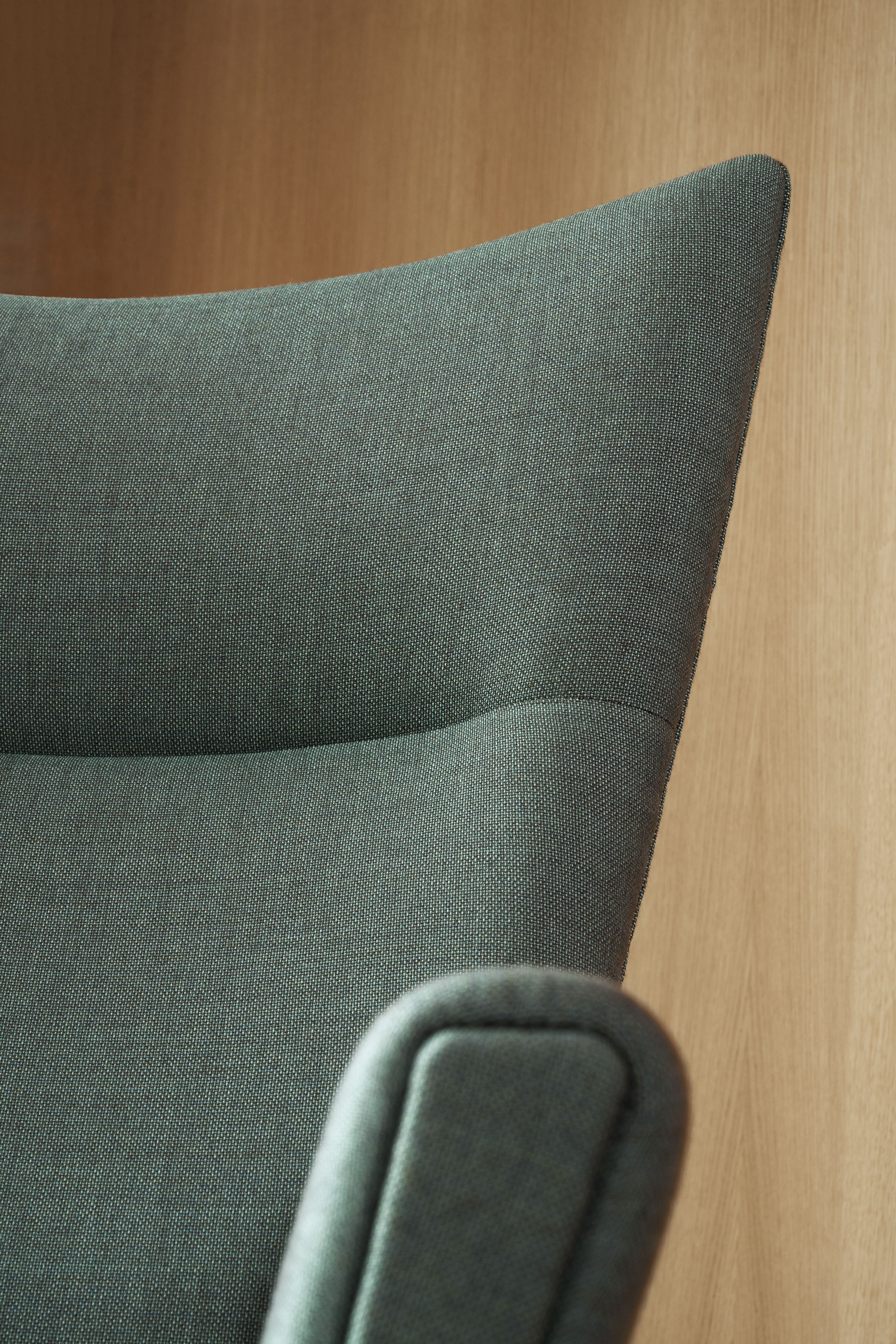 CH445 Wing Chair Passion Limited Edition Carl Hansen & Søn