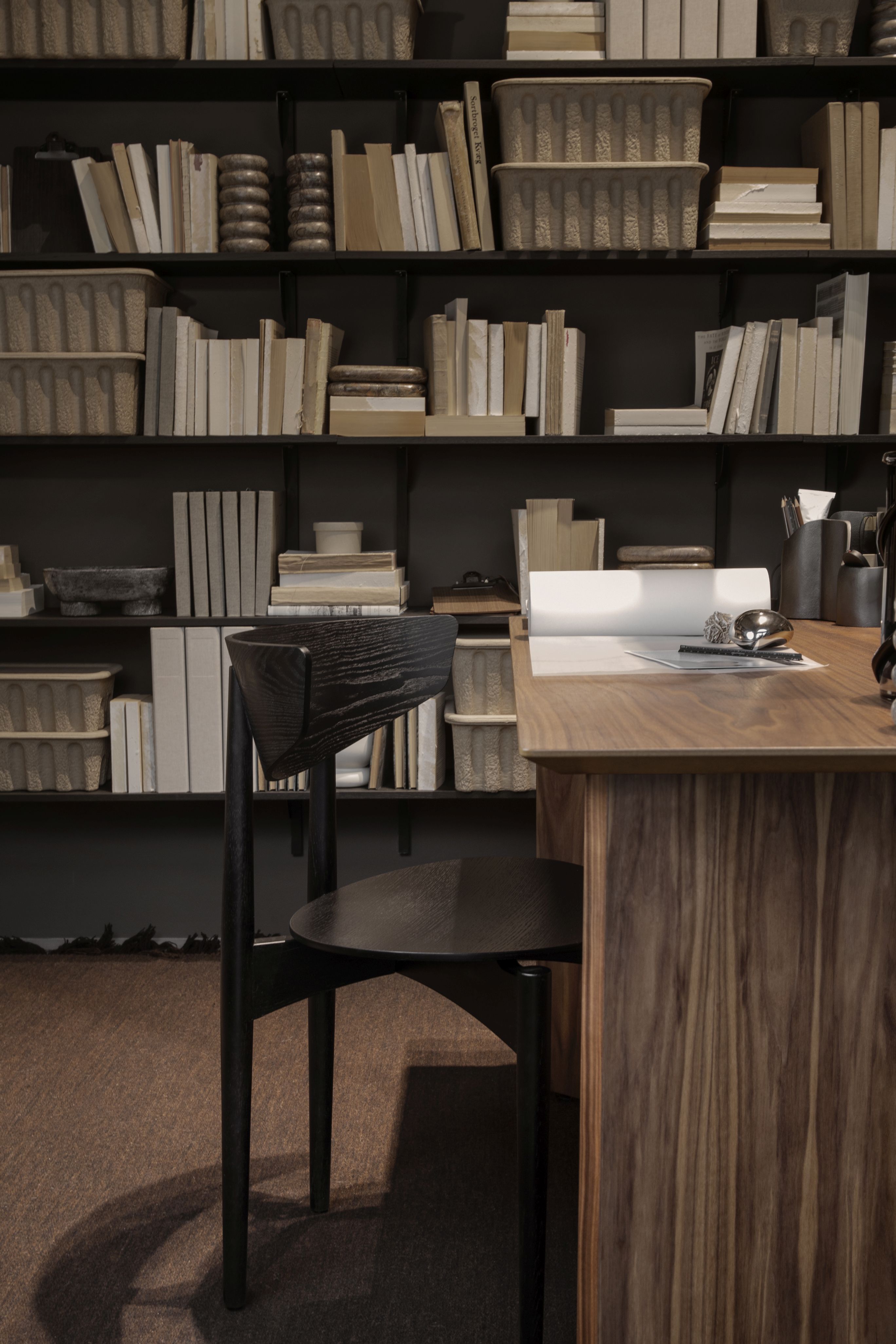 Herman Esszimmerstuhl mit Holzgestell Schwarz Ferm Living Herman Esszimmerstuhl mit Holzgestell Schwarz Ferm Living