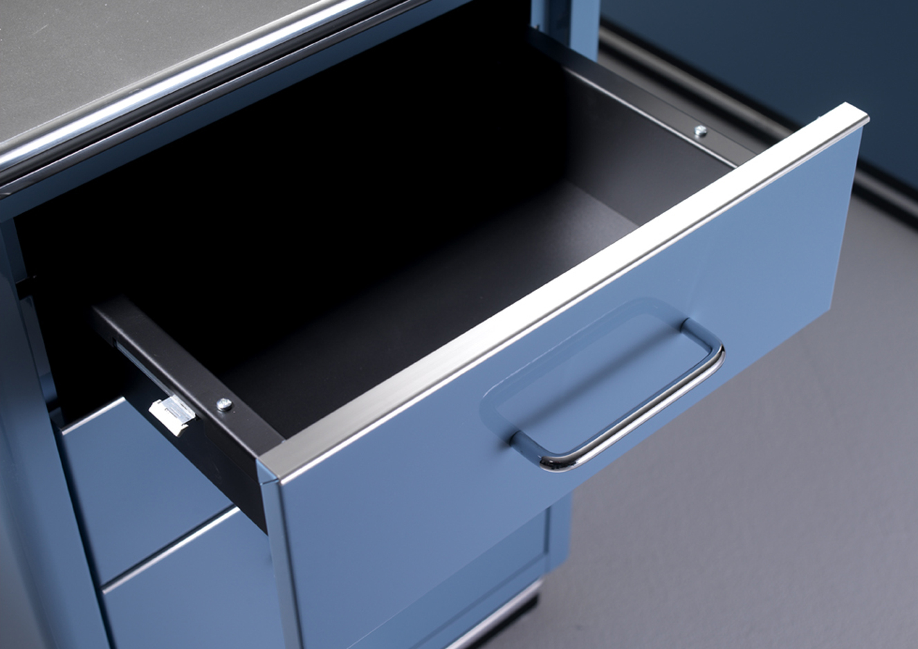 TB 225 Classic Line Schreibtisch Müller Möbelfabrikation