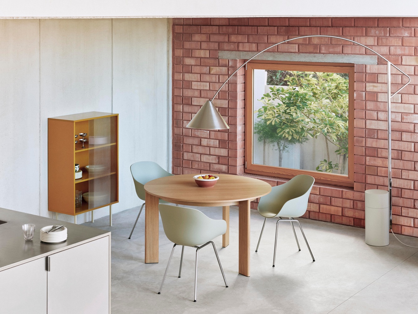 Chisel Round Table Rundtisch Hay