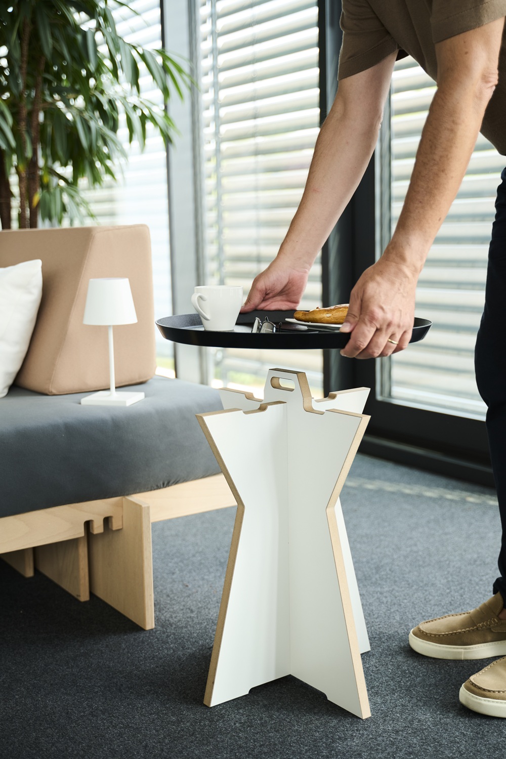 Tojo tragbar Beistelltisch mit abnehmbarem Tablett Tojo
