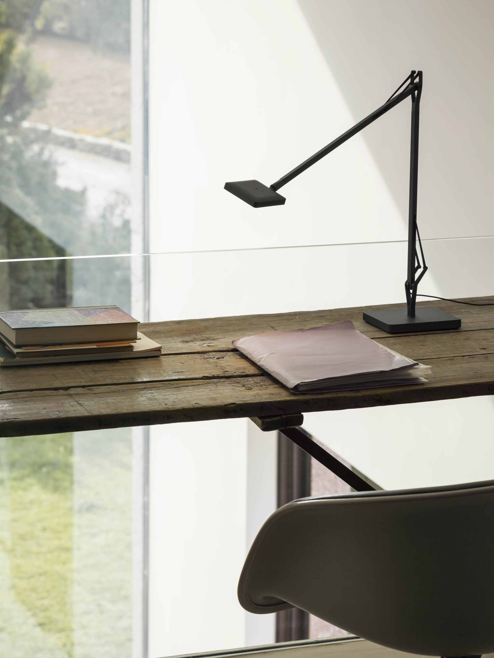 Kelvin Edge Base Tischleuchte Flos