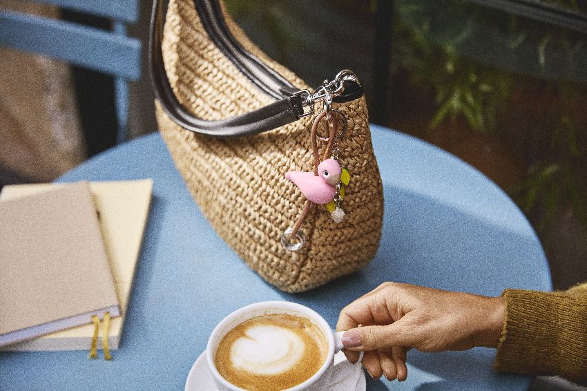 Vogel Rosa Schlüsselanhänger silberfarbenes Metall mit Naturleder Kay Bojesen