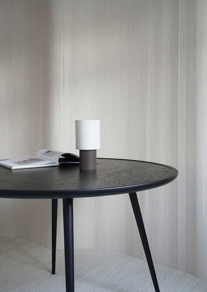 Accent Dining Table Tisch Eiche d 140 Mater Eiche schwarz gebeizt