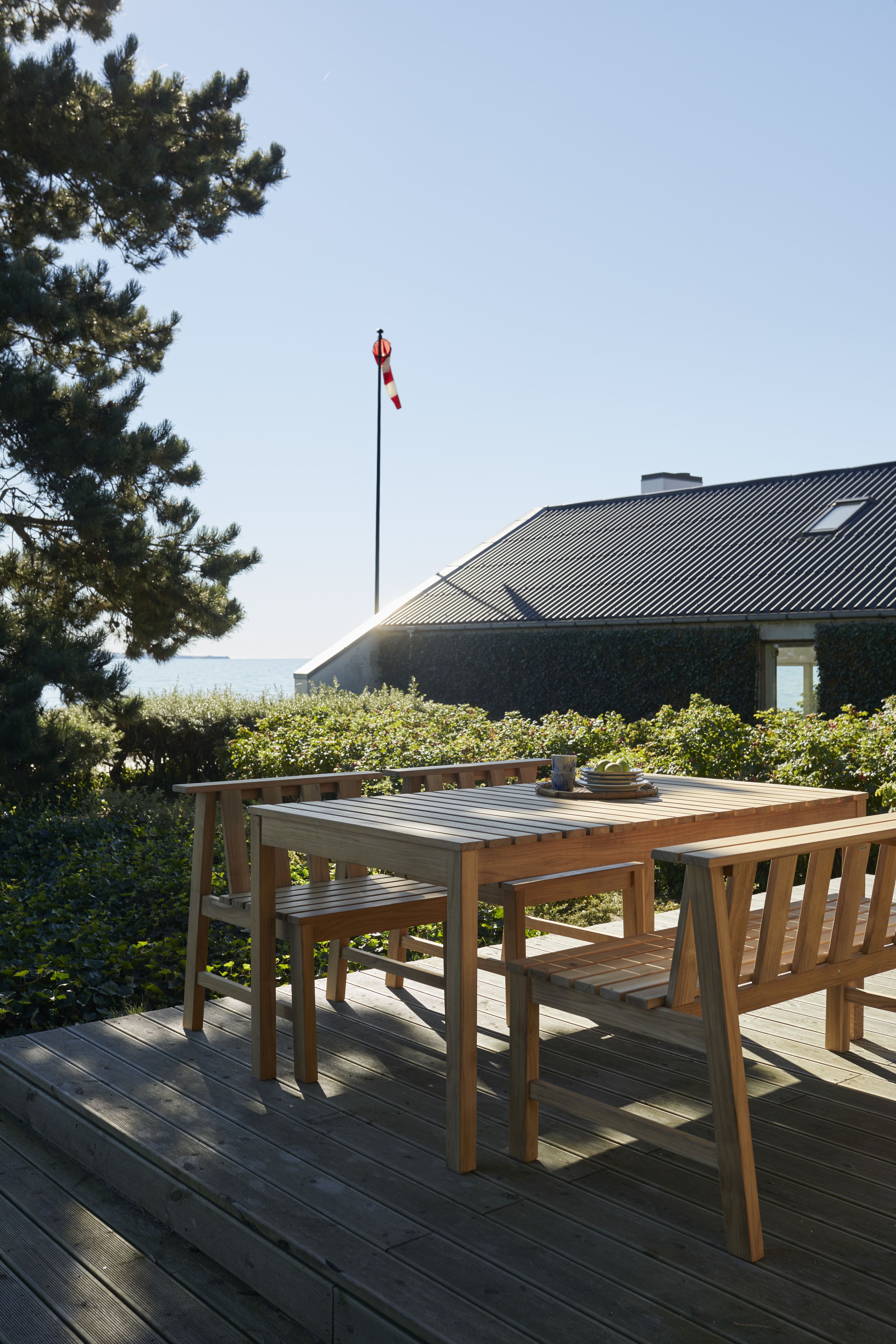 Cadence Bank Teak Outdoor Skagerak by Fritz Hansen