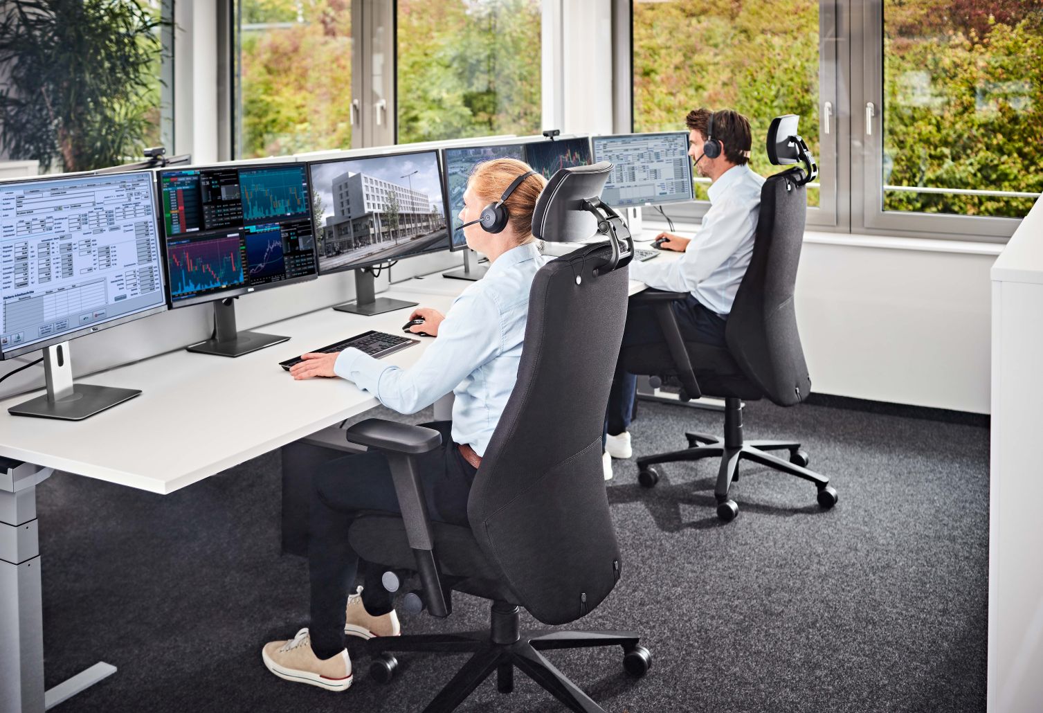 Twentyfour is5 TF118 Drehsessel mit Kopfstütze Interstuhl