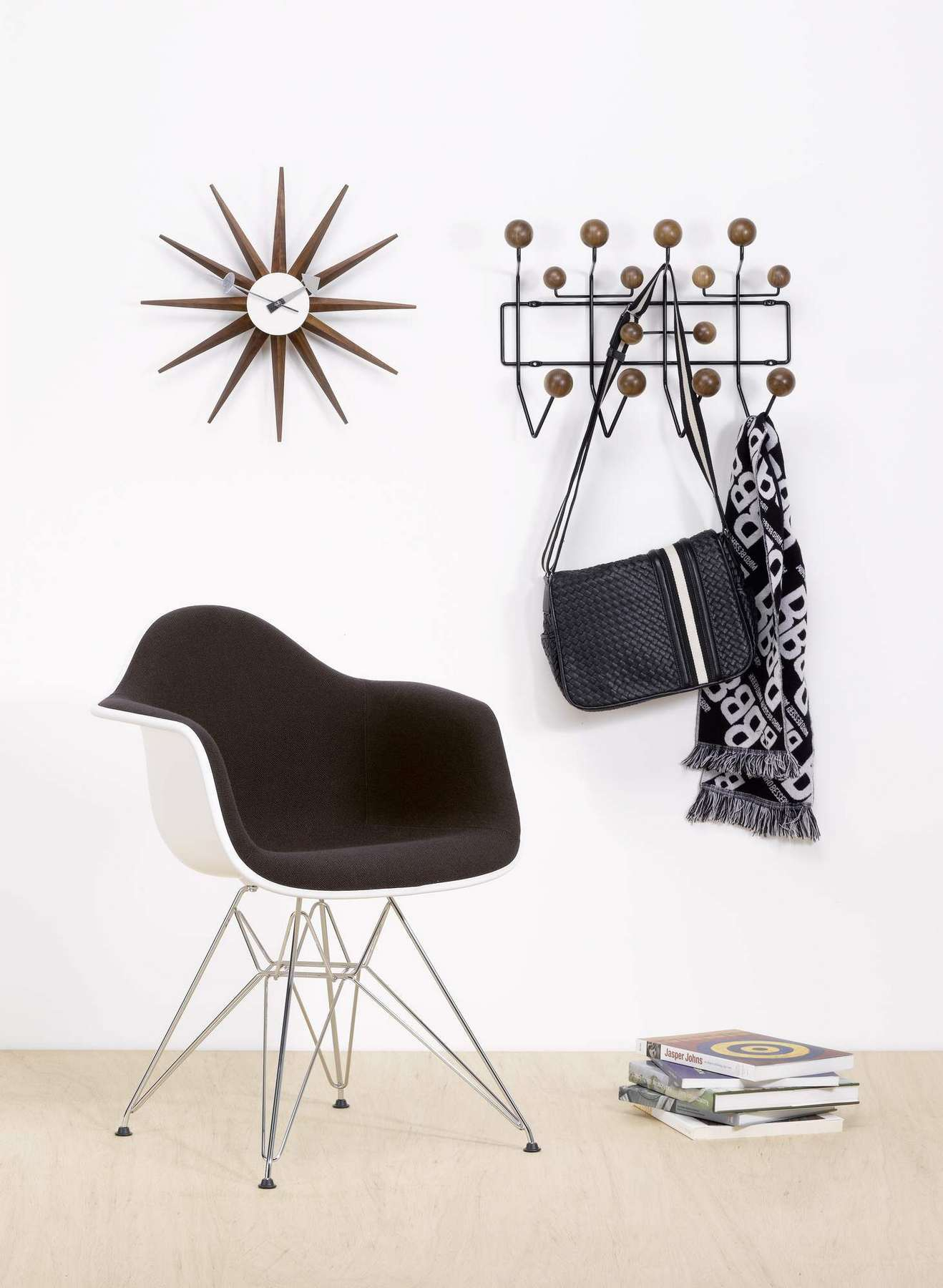 Eames Hang it all Garderobe Nussbaum Vitra
