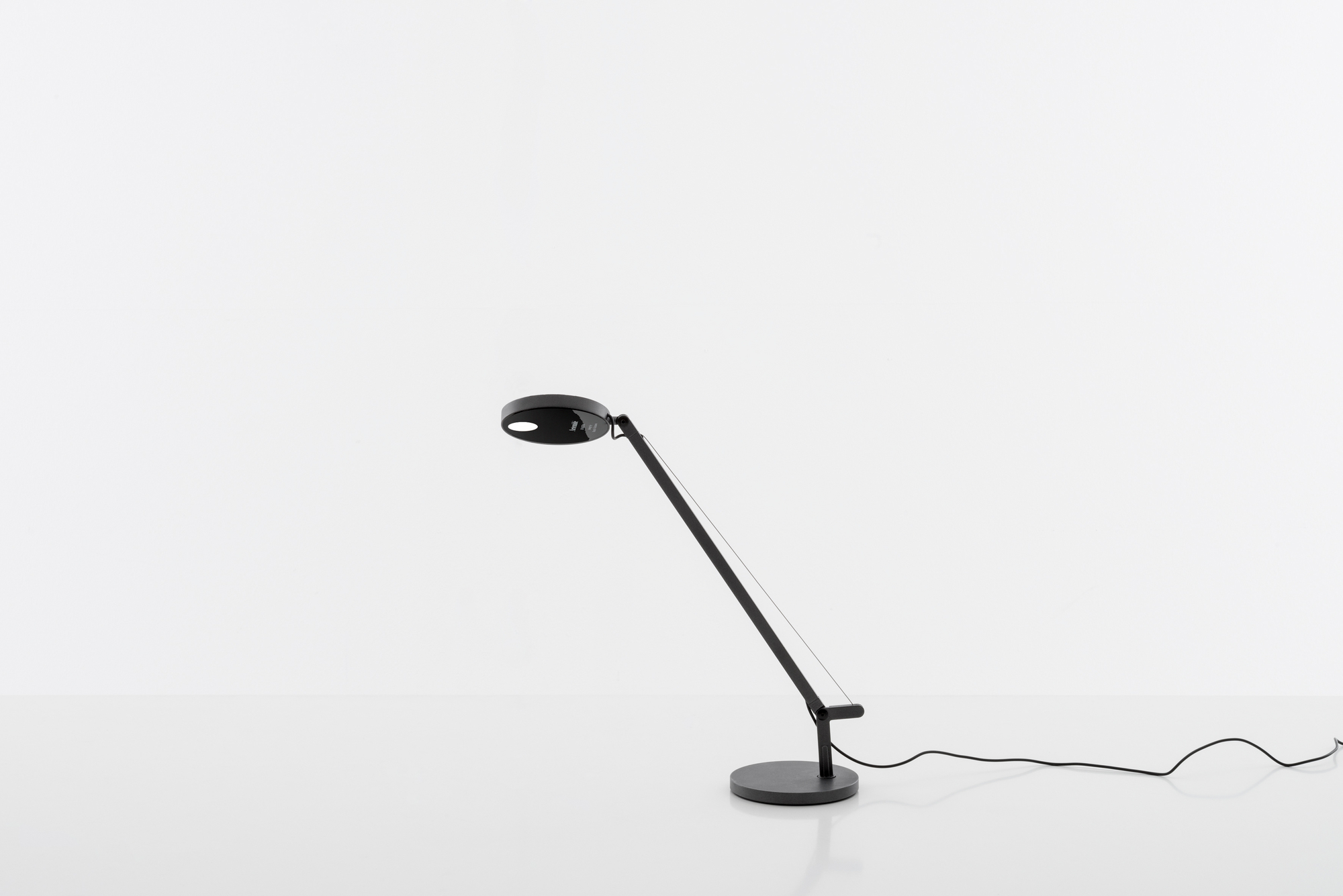 Demetra Micro Table Tischleuchte Anthrazitgrau Artemide