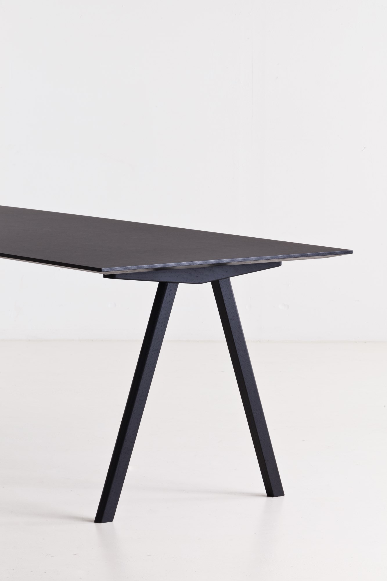 Copenhague Table CPH 10 Tisch Hay Eiche wasserbasierter lack / Platte Linoleum off white MDF Kante