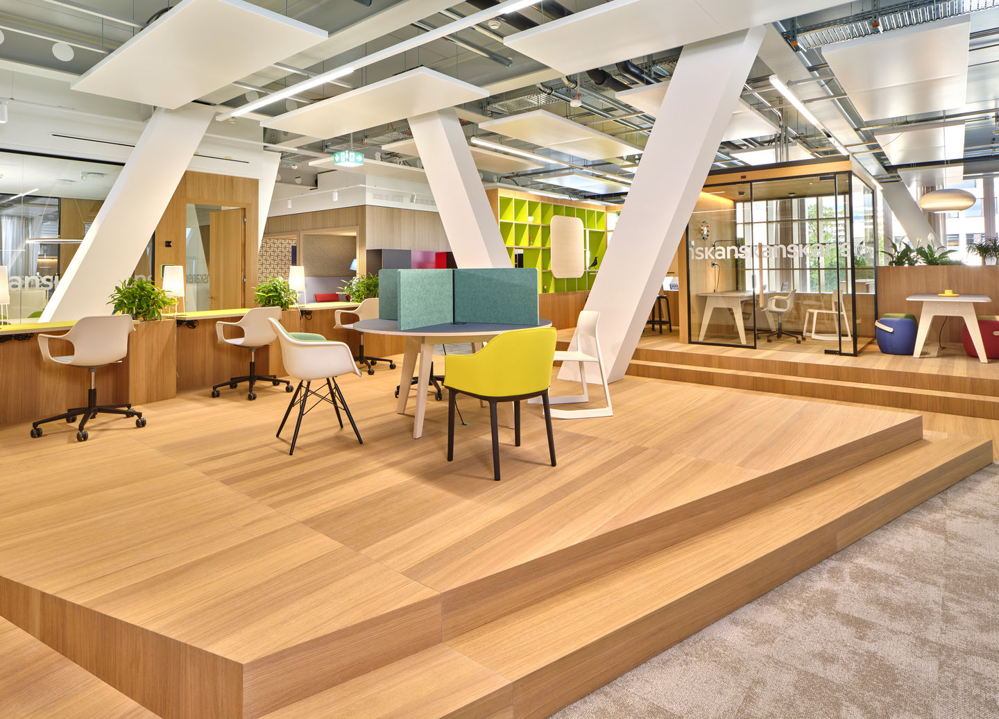 Eames Plastic Arm Chair DAW Stuhl mit Sitzpolster Vitra