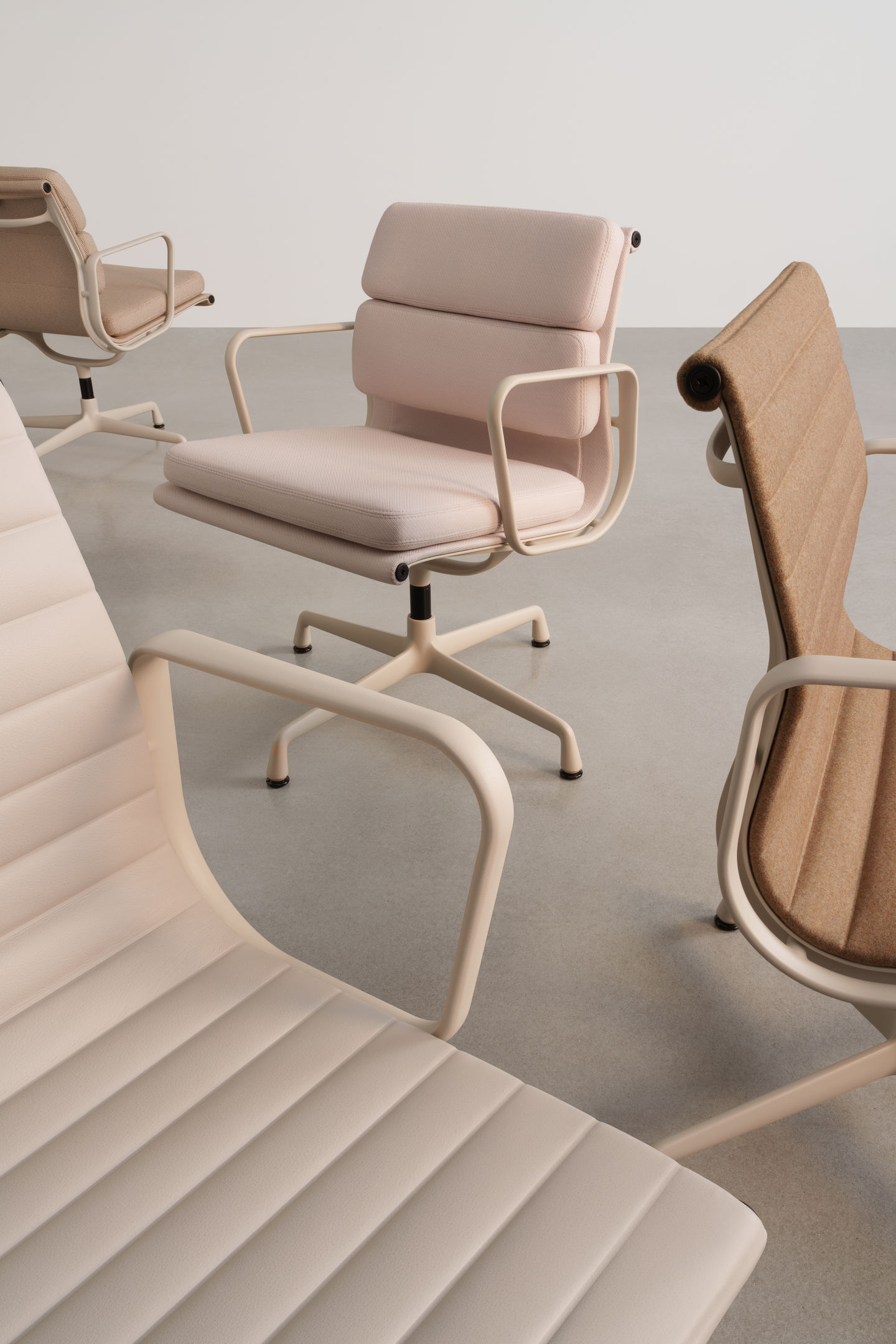 Soft Pad Chair EA207 / EA 207 Sessel Vitra