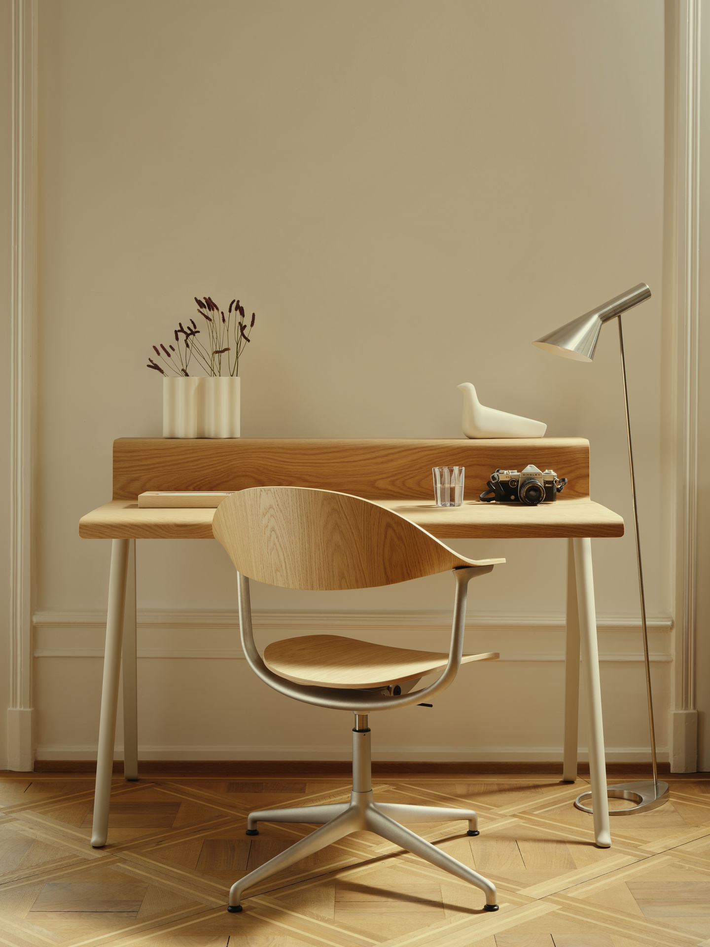 Courier Schreibtisch Vitra