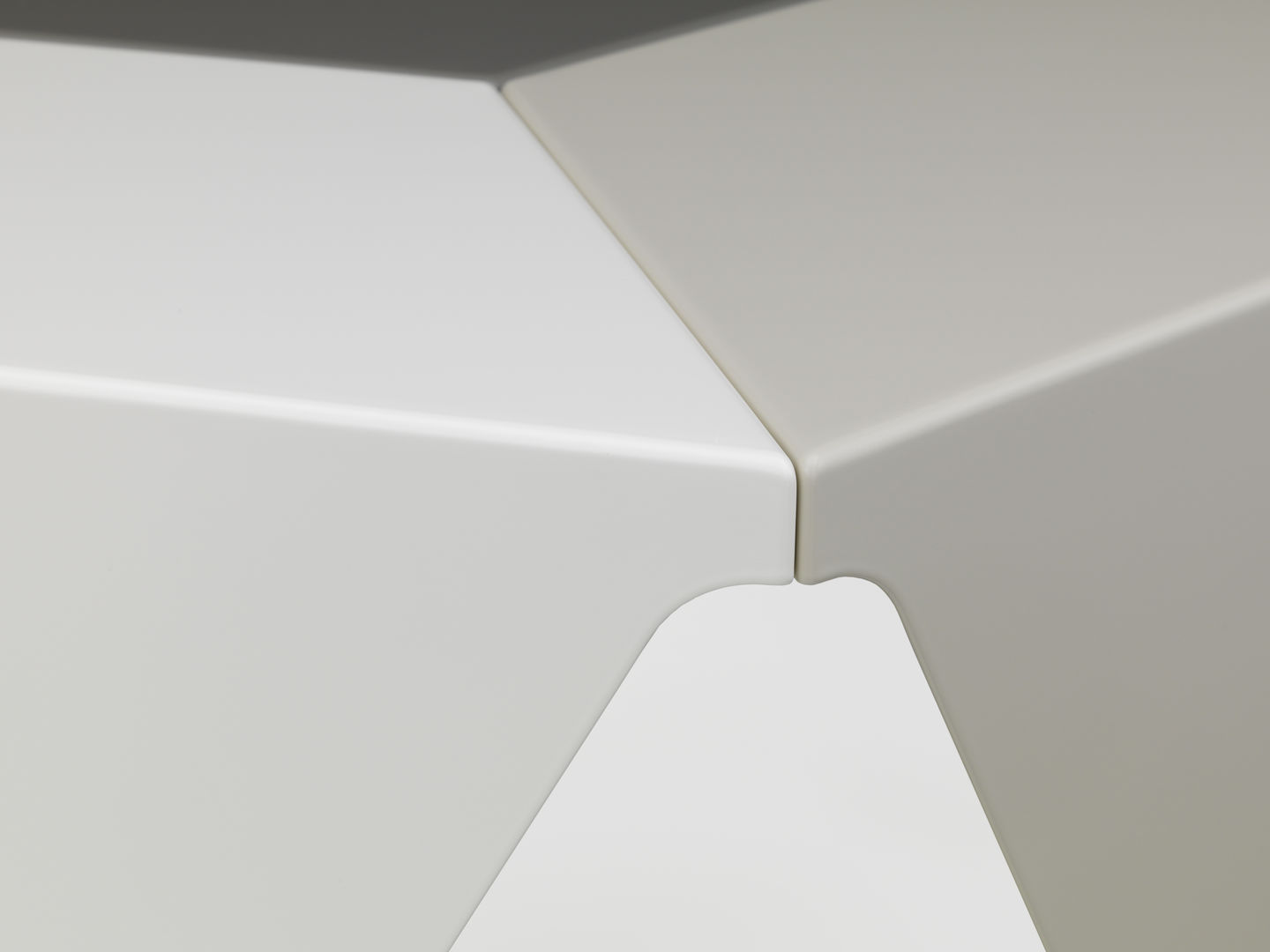 Prismatic Table Beistelltisch geometrisch Vitra