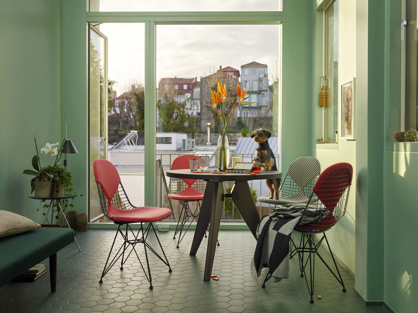 DKR-2 Wire Chair Stuhl mit Sitz und Rückenpolster Vitra
