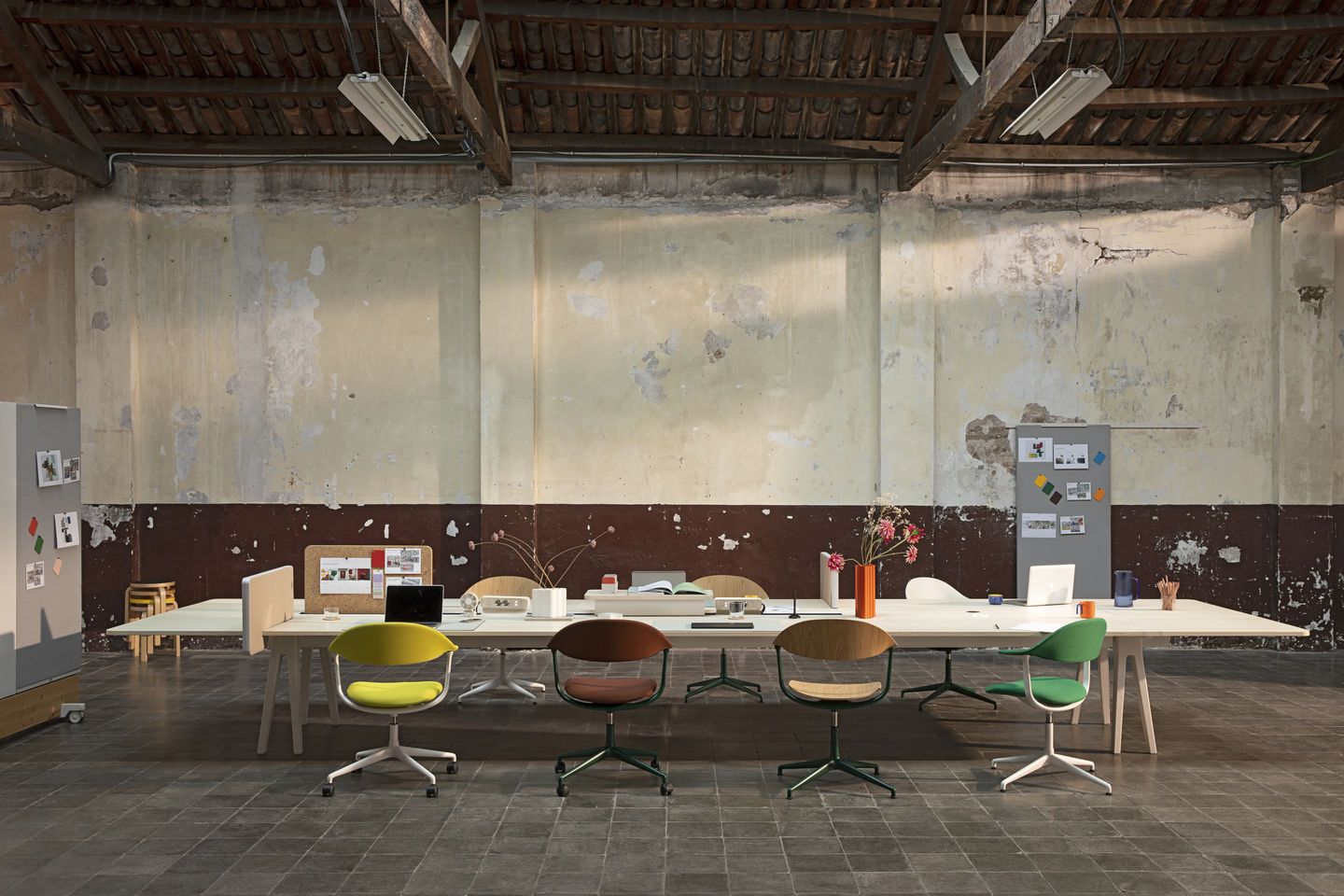 Mynt Rücken und Sitz Plywood Bürodrehstuhl Vitra