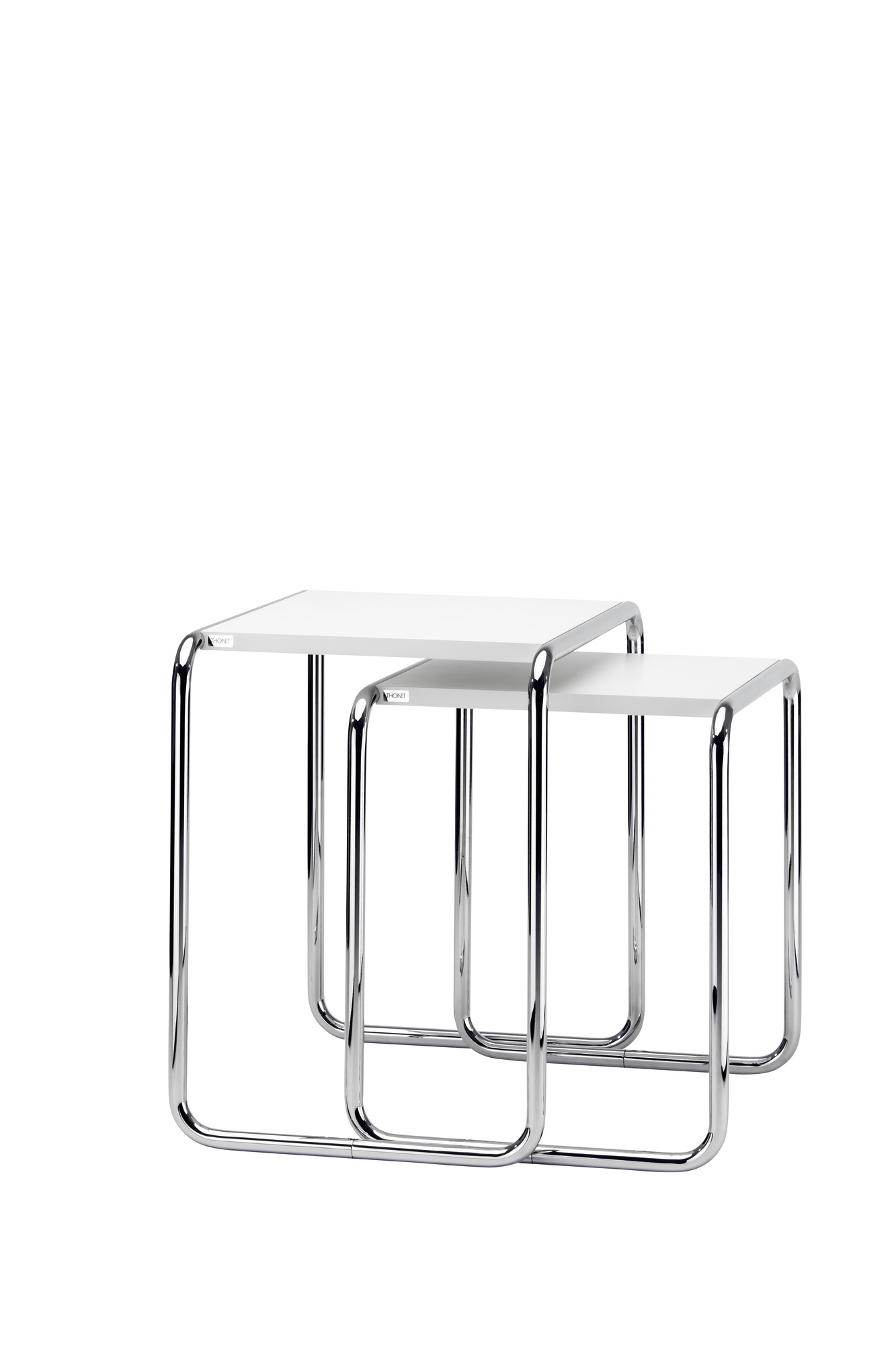 Zwei Thonet Beistelltische Set B 9 a+b in Reinweiss mit verchromtem Stahlrohrgestell.