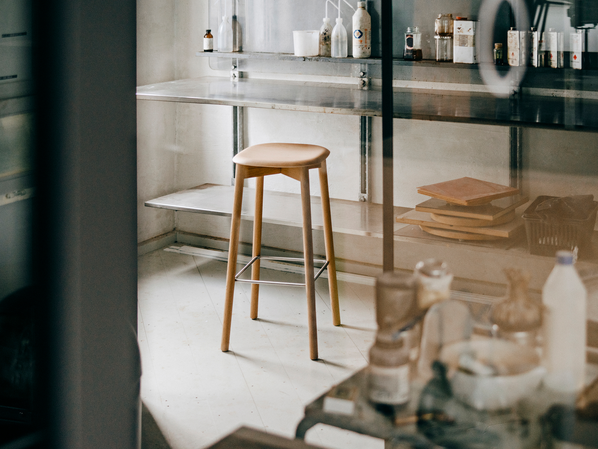 Soft Edge 82 Stool Hocker Hay