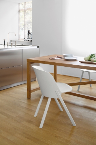 CH05 This Stuhl e15