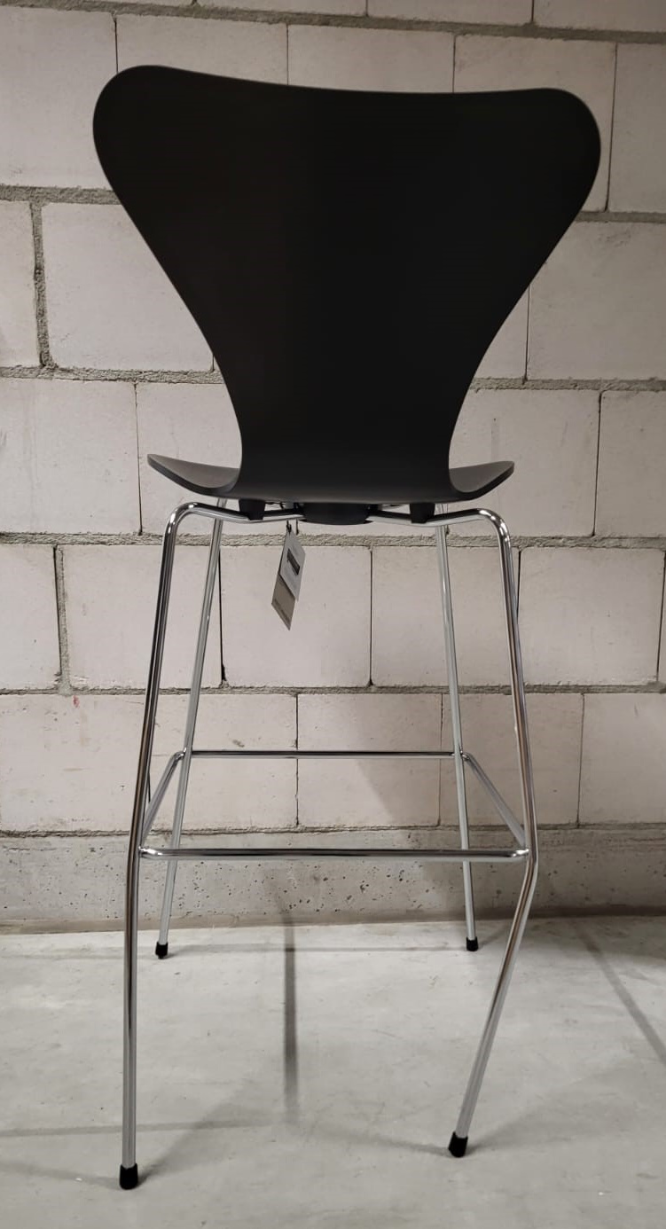 Siebener Barhocker 3197 Fritz Hansen MÄNGELEXEMPLAR