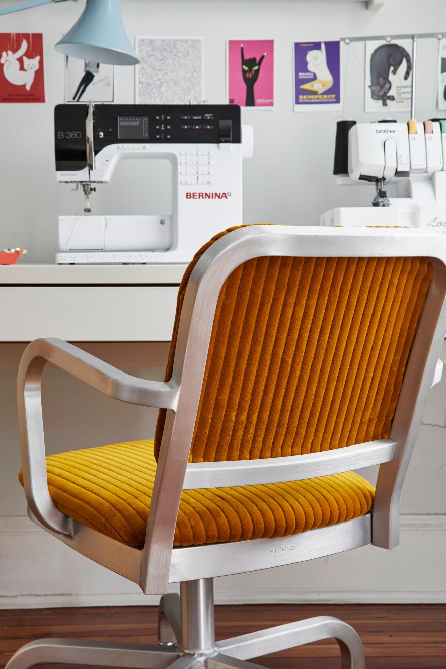 Navy Officer Drehstuhl mit Polsterung KVADRAT Reflect 184 Emeco