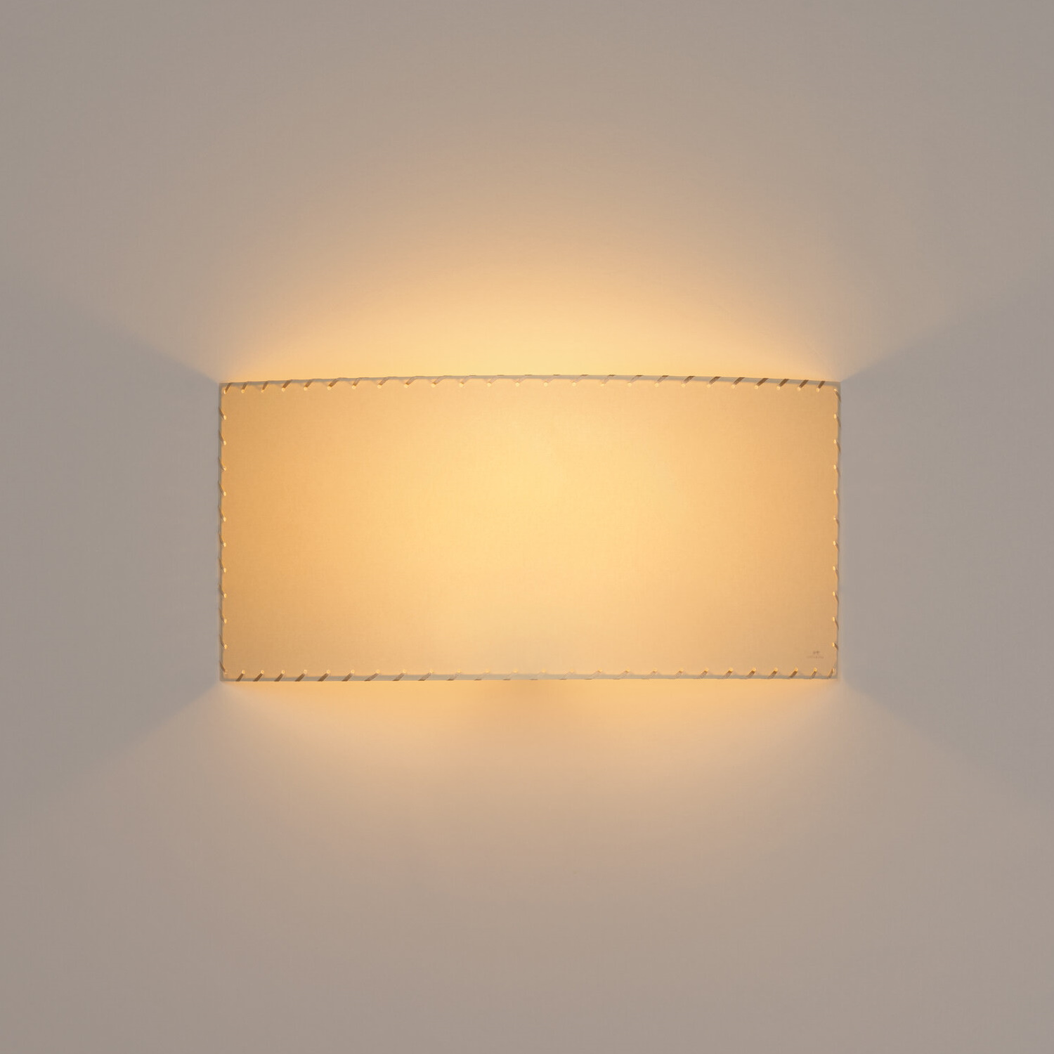Comodín rectangular rechteckige Wandleuchte Stitched beige parchment Santa & Cole