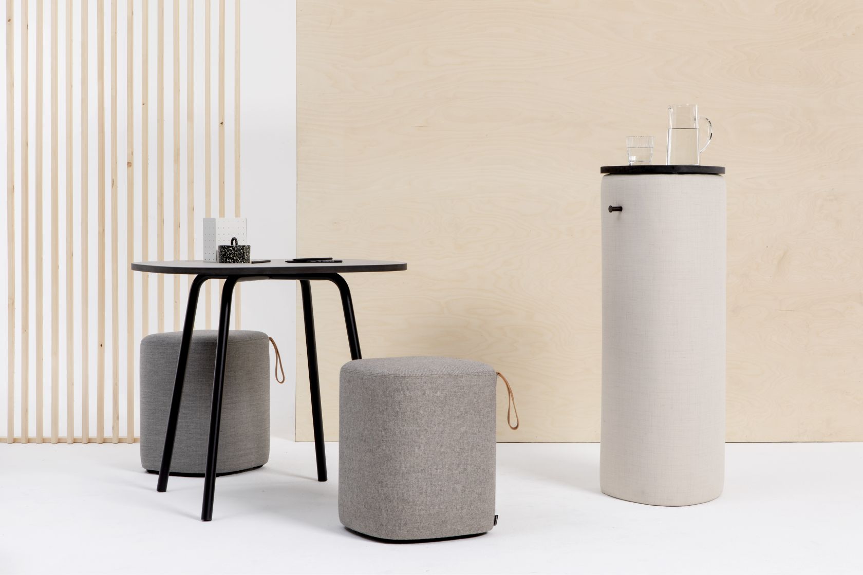 Pully Pillar Besprechungsstisch Cascando