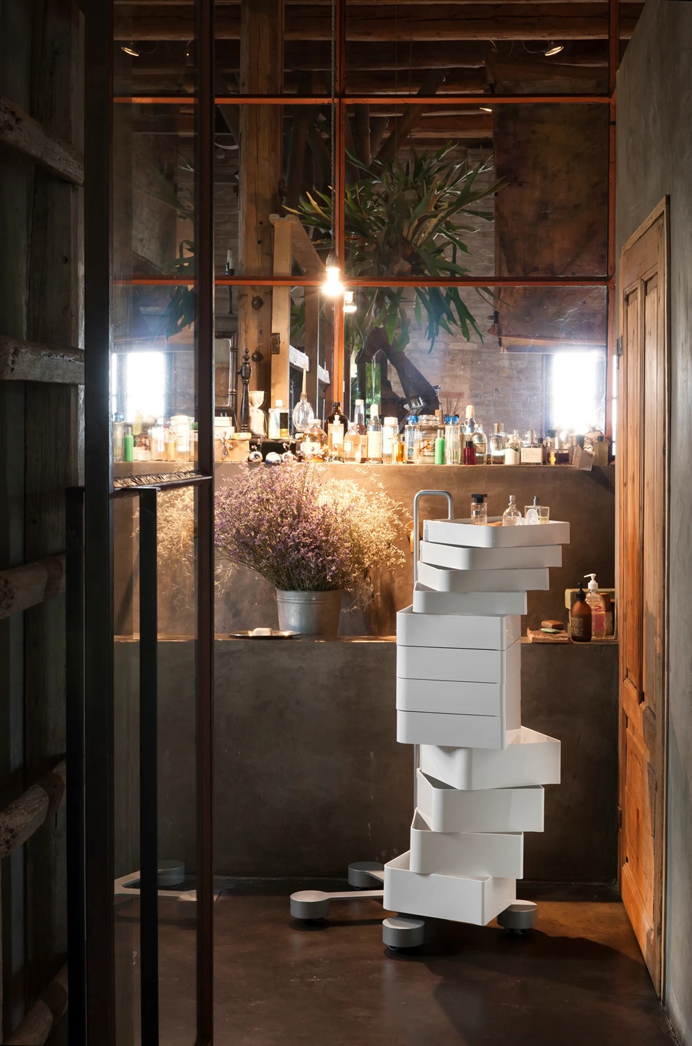 Spinny Schubladenelement mit Rollen B-Line