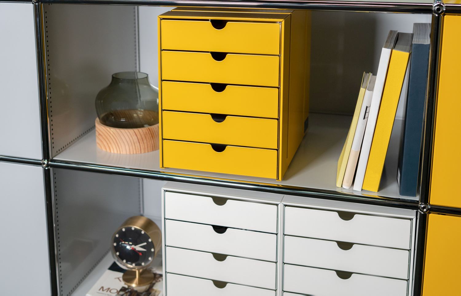 USM Haller Inos Kastenset C4 mit 5 Schalen geschlossen Home Office