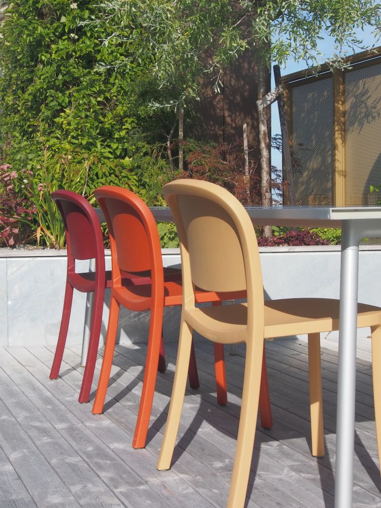 1 Inch Reclaimed Stuhl stapelbar Blau Emeco