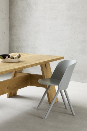 CH05 This Stuhl e15