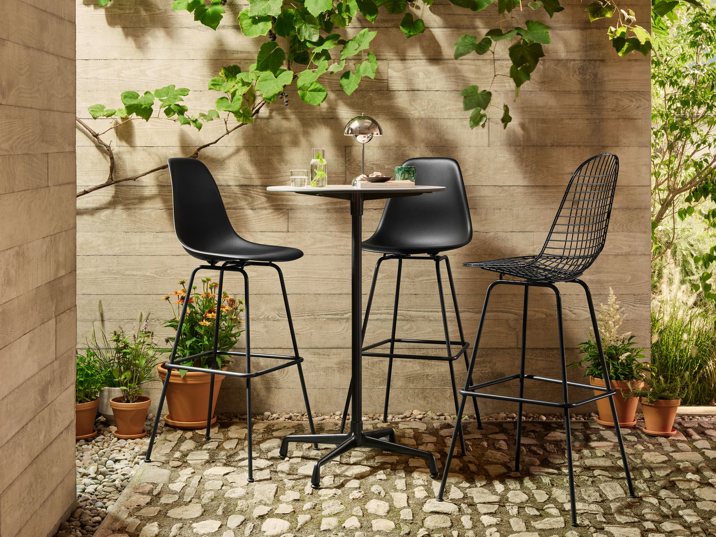Eames Fiberglass Bar Stool High Barhocker Vitra