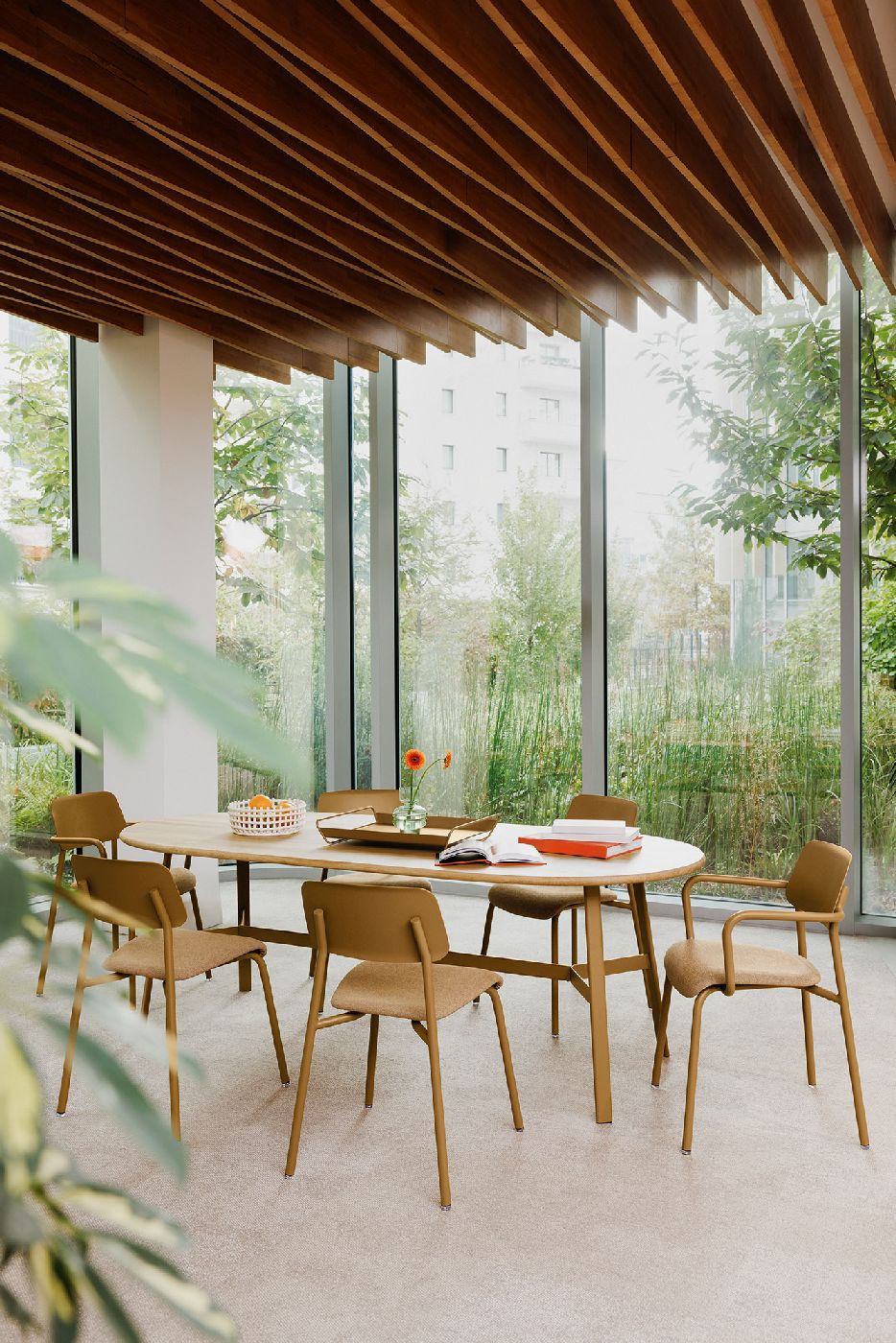 SO’O Esstisch aus Eiche 220 × 95 cm (oval) Indoor Fermob