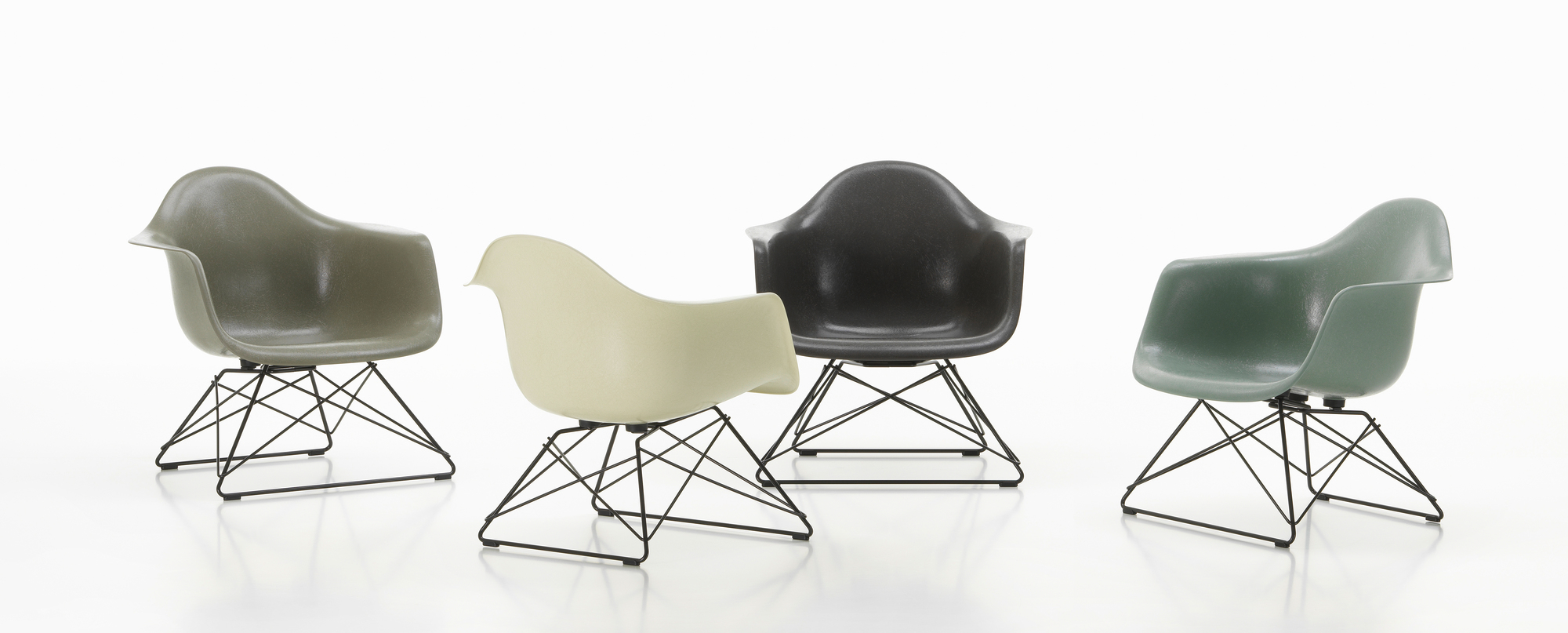 Eames Fiberglass Arm Chair LAR Stuhl Vitra