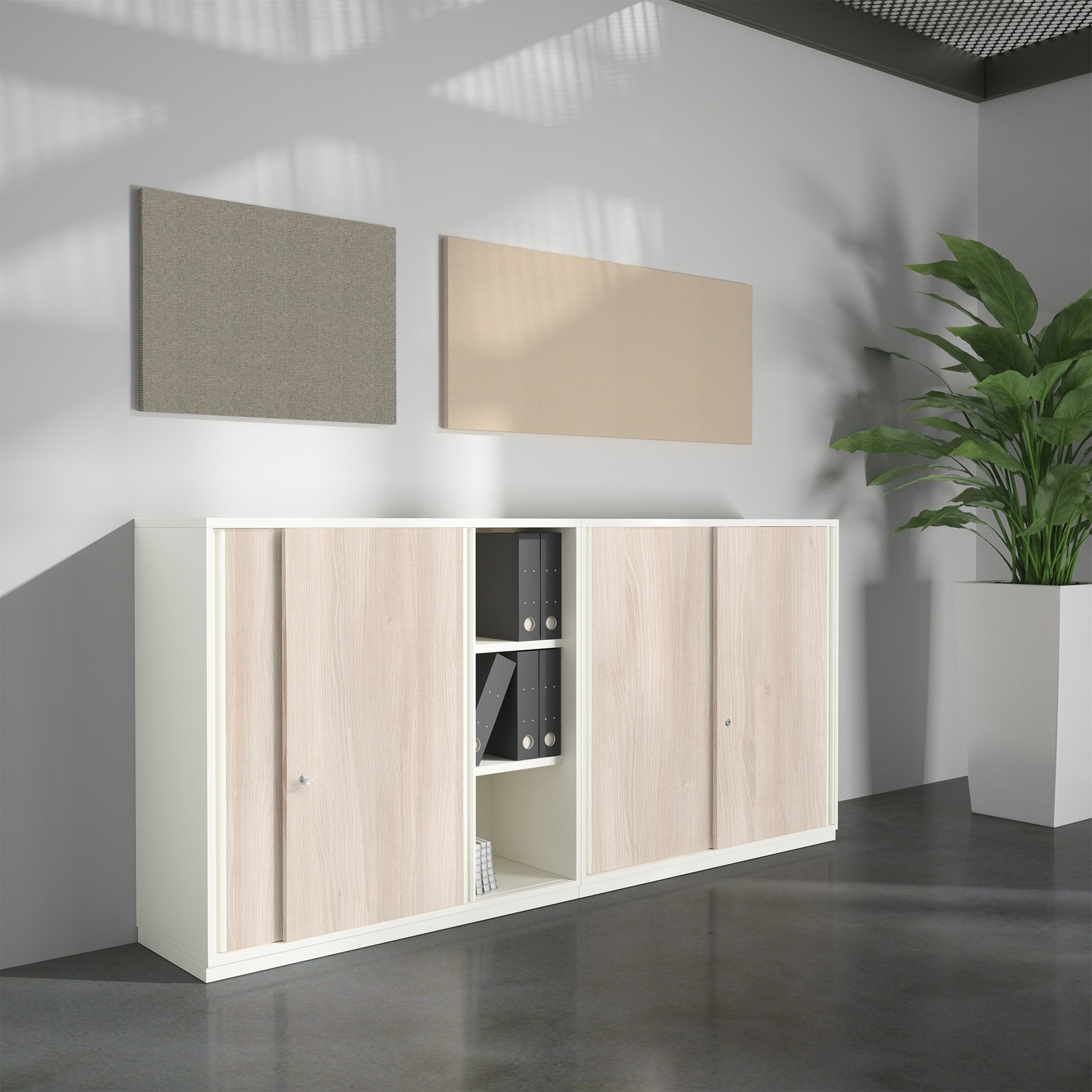 Palmberg Terio Plus Akustik Wandpaneele in Beige und Grau über einem Sideboard mit Schiebetüren im Büro.