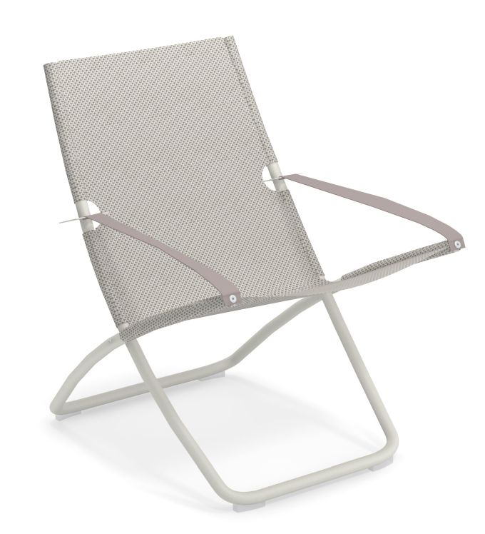 Mattweißer Emu Snooze Liegestuhl mit eisgrauem Textilbezug und Armlehnen für Garten und Terrasse.
